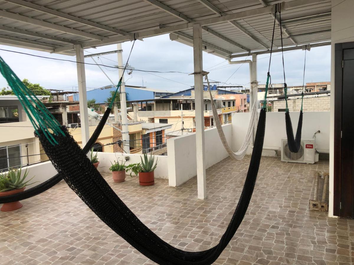 Hostal Playa Imperial Manta Ngoại thất bức ảnh