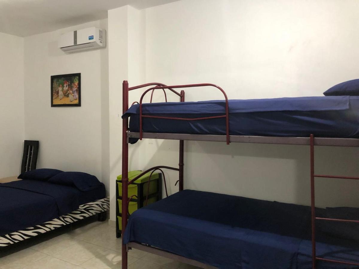 Hostal Playa Imperial Manta Ngoại thất bức ảnh