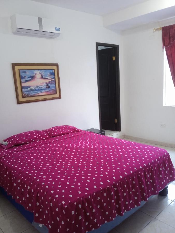 Hostal Playa Imperial Manta Ngoại thất bức ảnh
