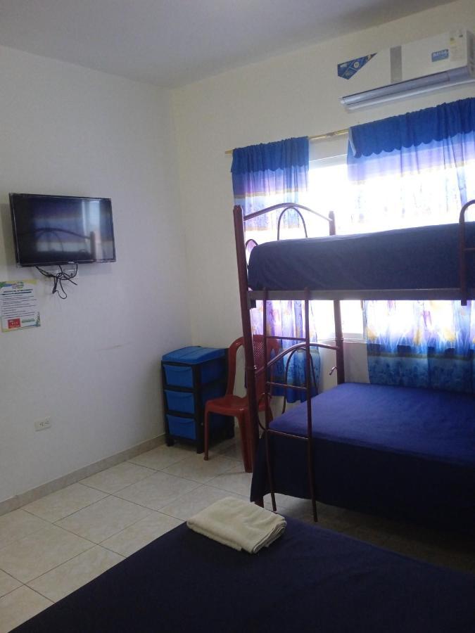Hostal Playa Imperial Manta Ngoại thất bức ảnh