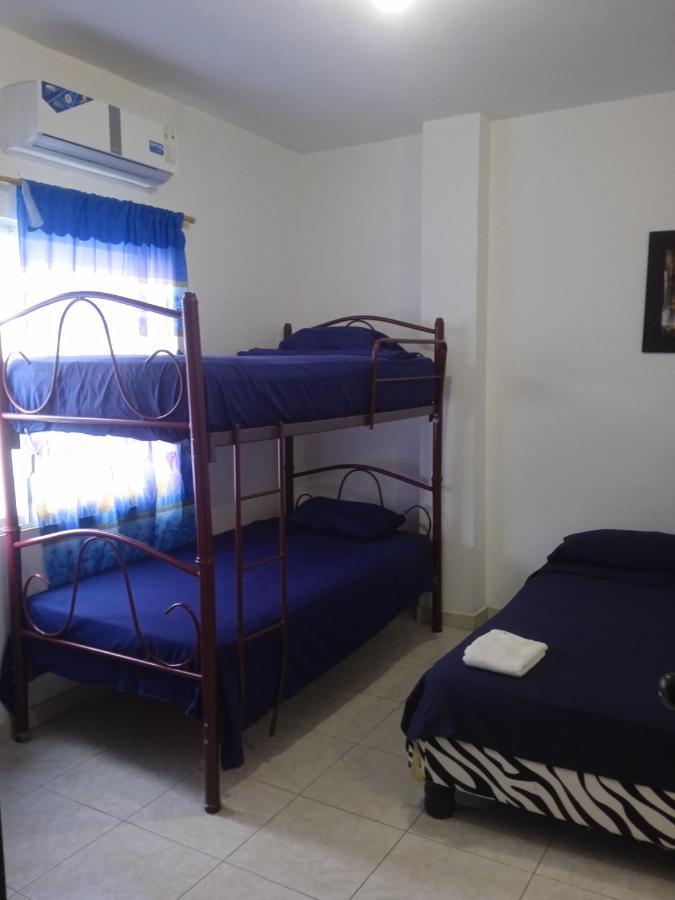 Hostal Playa Imperial Manta Ngoại thất bức ảnh