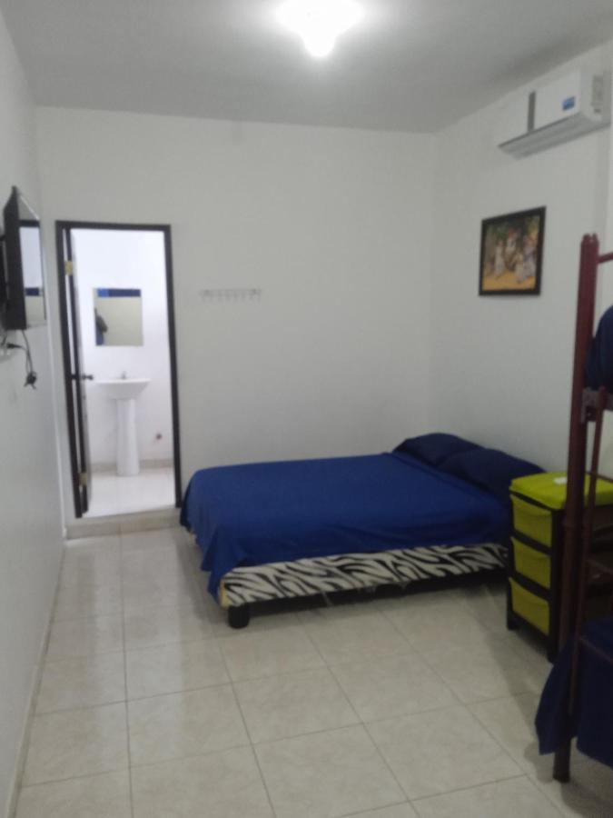 Hostal Playa Imperial Manta Ngoại thất bức ảnh